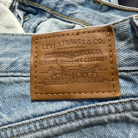 ⭐LEVIS Wedgie Jeans Womens 26x26 Blue Light Wash Straight High Rise Ankle Ripped - Picture 5 of 9